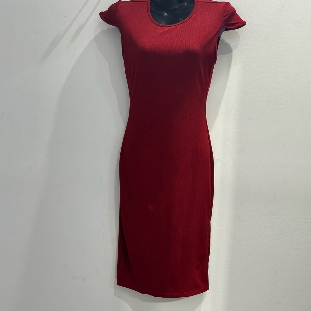 Chic Burgundy Midi Dress